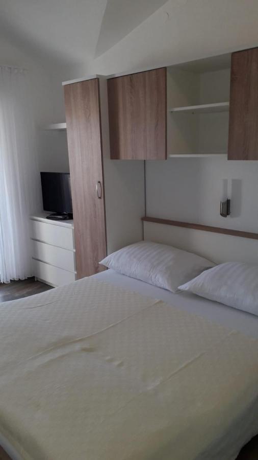Apartamento Haus Milana Nin Exterior foto